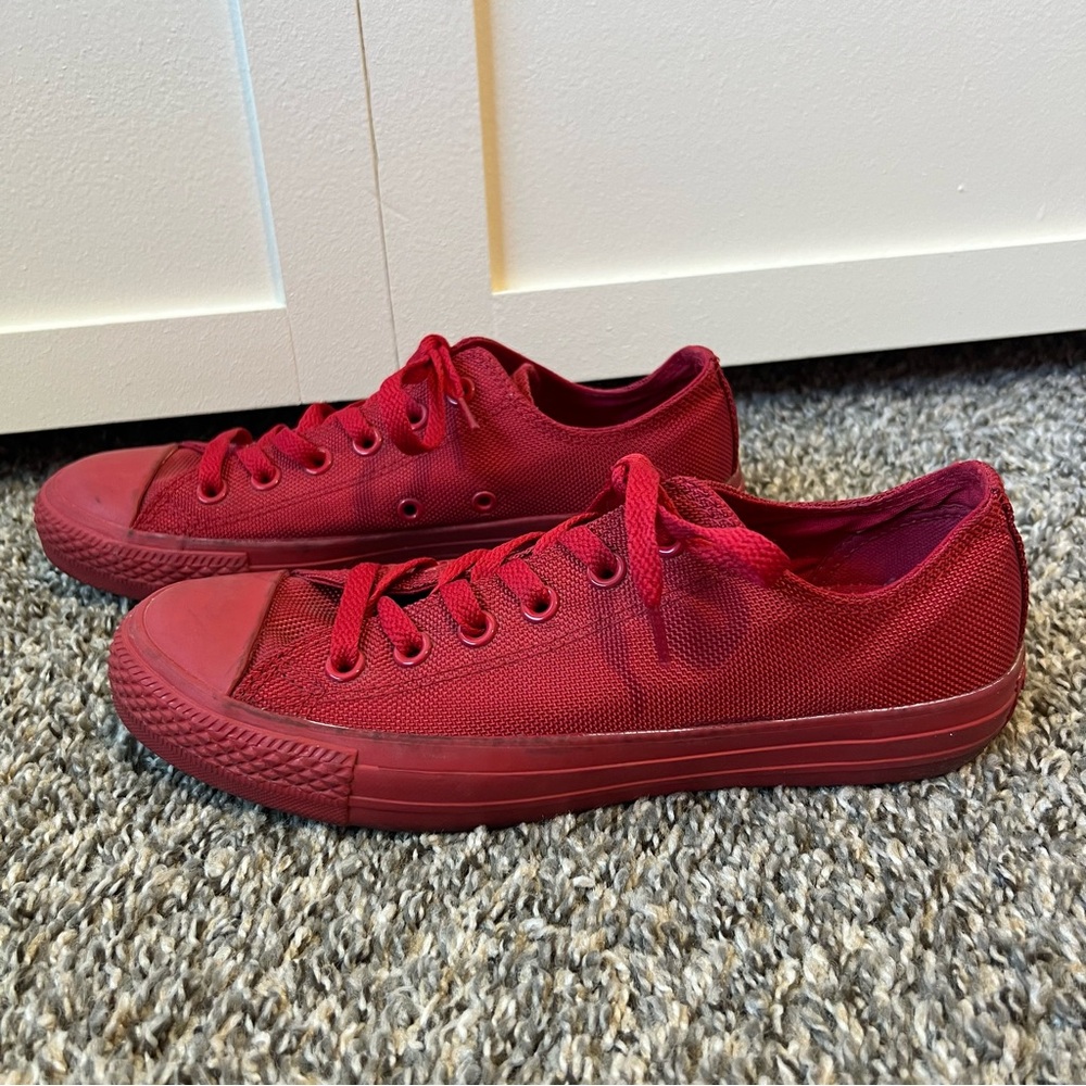Converse Chuck Taylor‎ All Star Classic All Red Rare Sneakers Women’s Size 8